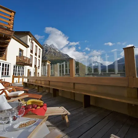 Club House Hotel